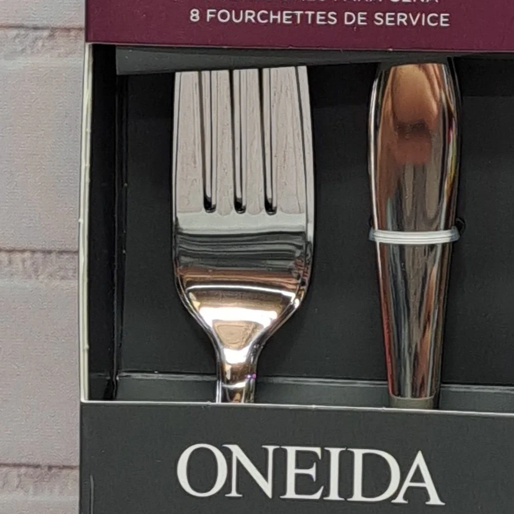 New Oneida Lydell  Stainless Silverware 8pc  Dinner Forks 7.5